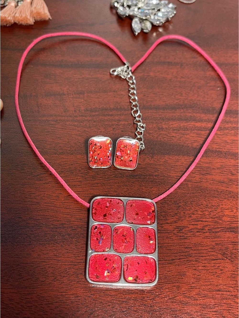 💖5 for $25😻 Pink Mosaic Pendant Necklace and Stud Earrings Set
